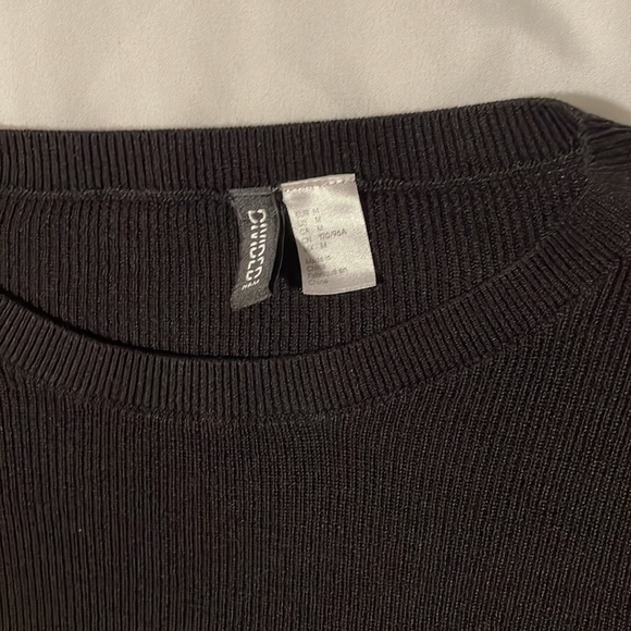 Divided Crop Top Sweater - Picture 4 of 4